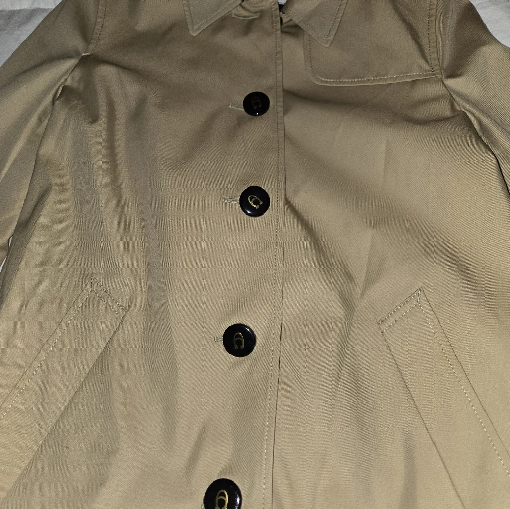 Authentic Women's COACH Trench Coat - Size 6 (khaki Color) - Picture 4 of 4